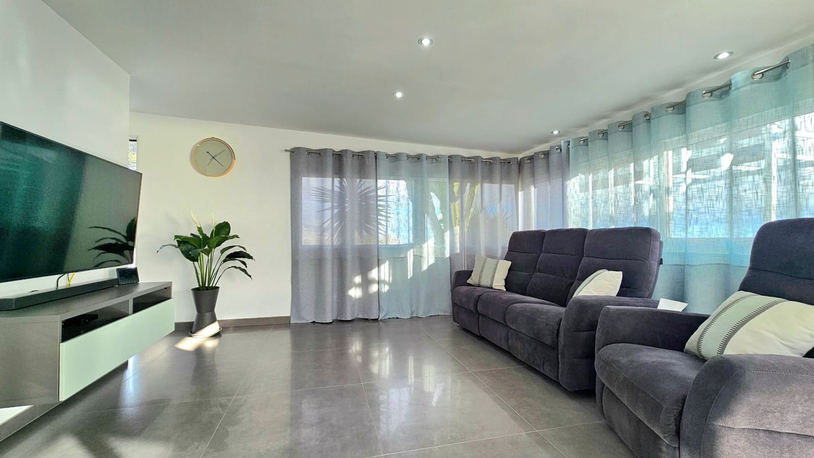 6 soveværelse Finca/Landehus til salg i Guia de Isora med swimmingpool - € 1.200.000 (Ref: 9188103)