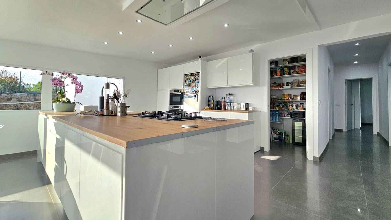 6 soveværelse Finca/Landehus til salg i Guia de Isora med swimmingpool - € 1.200.000 (Ref: 9188103)