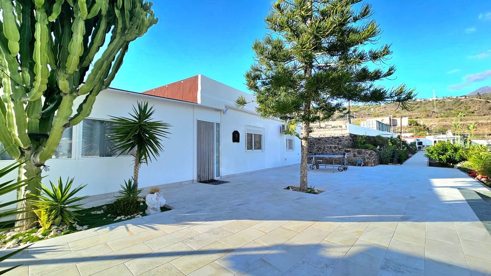 6 soveværelse Finca/Landehus til salg i Guia de Isora med swimmingpool - € 1.200.000 (Ref: 9188103)