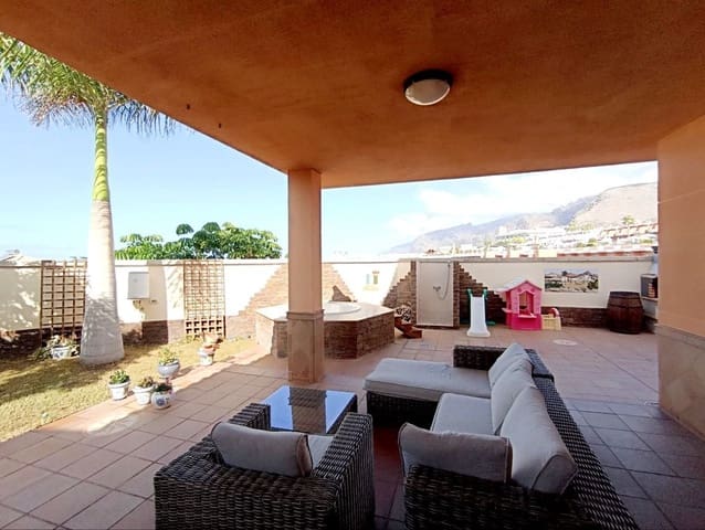 5 soveværelse Villa til salg i Puerto Santiago, Santiago del Teide med swimmingpool garage - € 890.000 (Ref: 9202227)