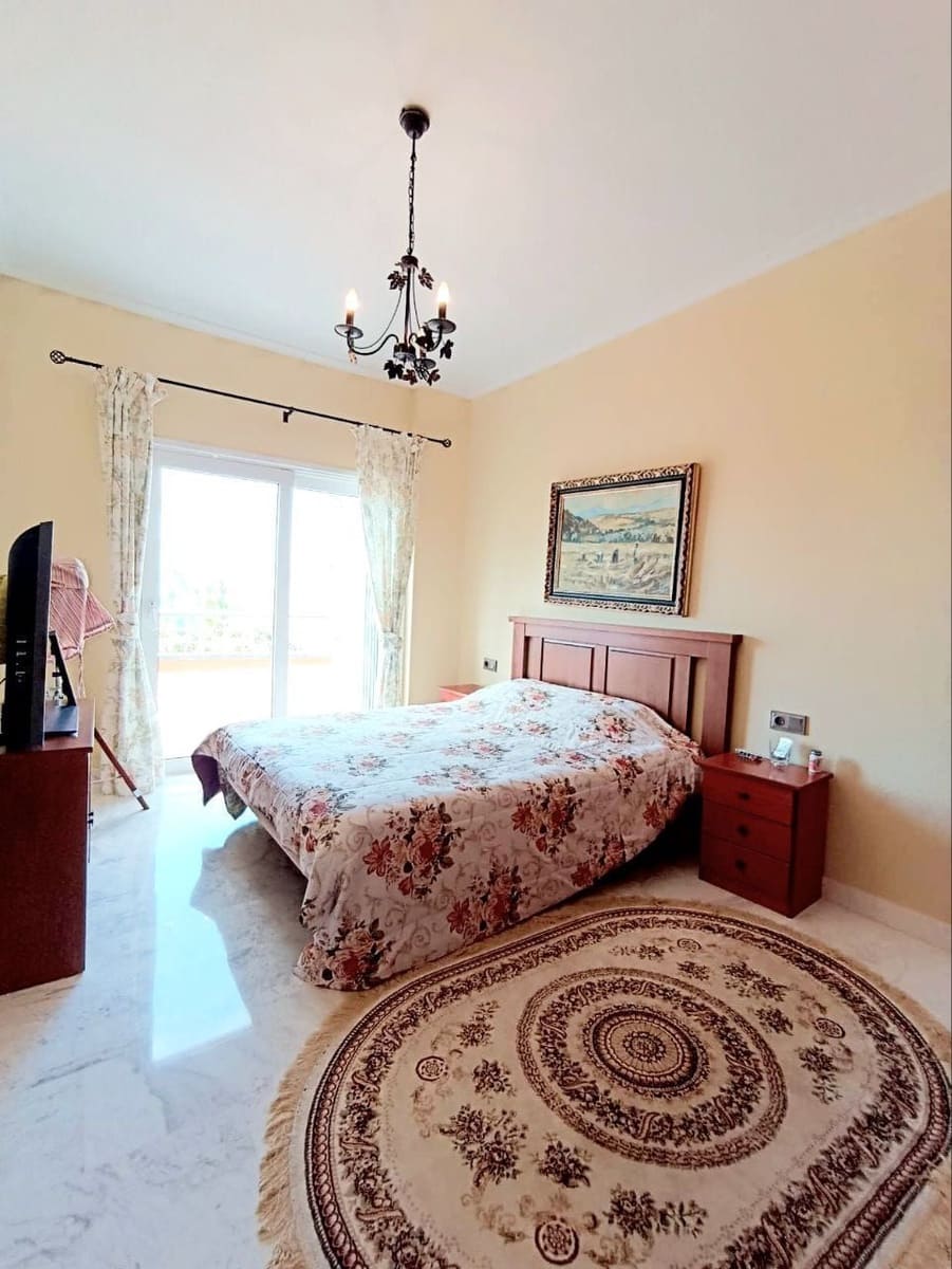 5 quarto Moradia para venda em Puerto Santiago com piscina garagem - 890 000 € (Ref: 9202227)