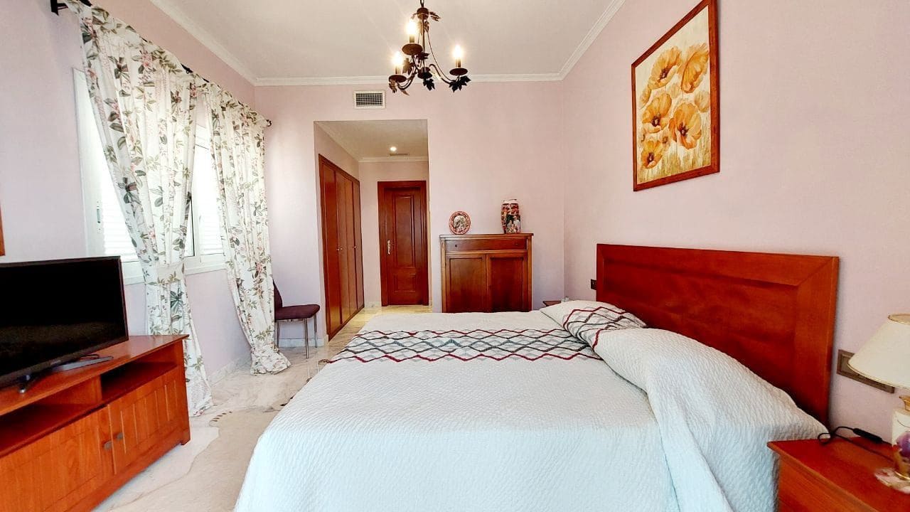 5 quarto Moradia para venda em Puerto Santiago com piscina garagem - 890 000 € (Ref: 9202227)