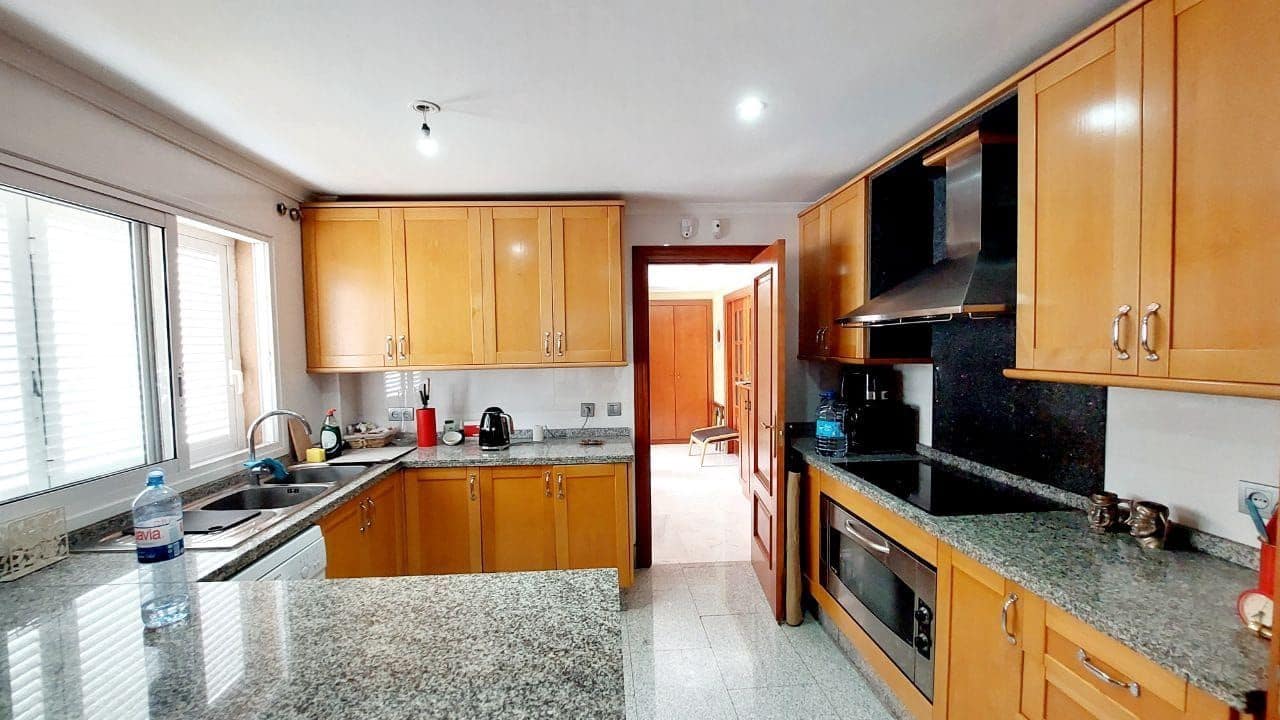 5 quarto Moradia para venda em Puerto Santiago com piscina garagem - 890 000 € (Ref: 9202227)