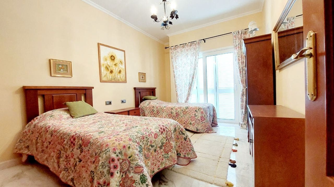 5 quarto Moradia para venda em Puerto Santiago com piscina garagem - 890 000 € (Ref: 9202227)