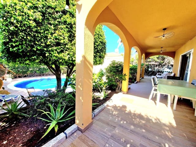 3 soveværelse Villa til salg i Callao Salvaje, Adeje med swimmingpool - € 749.000 (Ref: 9242732)