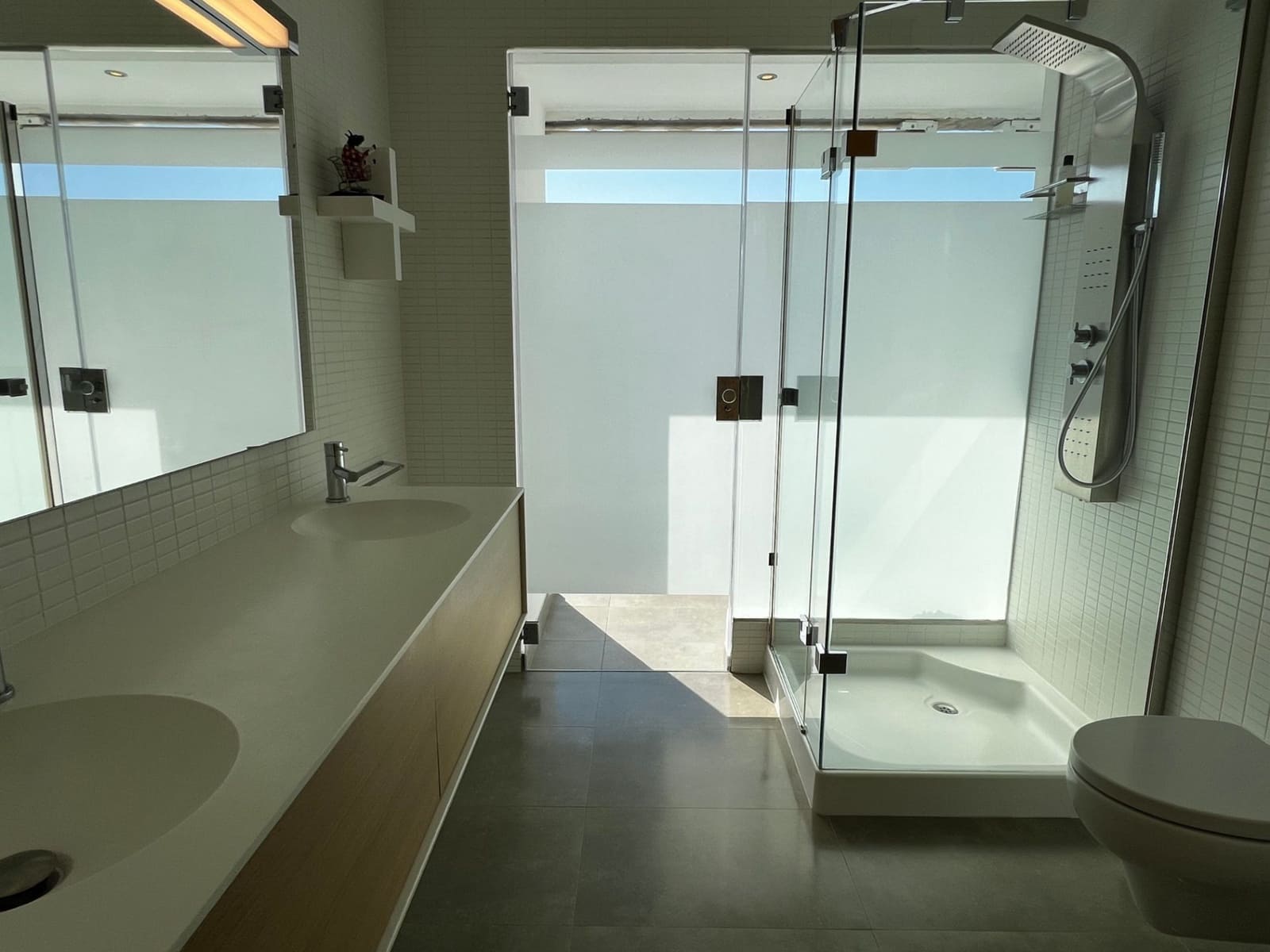 3 soveværelse Lejlighed til salg i La Caleta med swimmingpool - € 1.275.000 (Ref: 9246380)