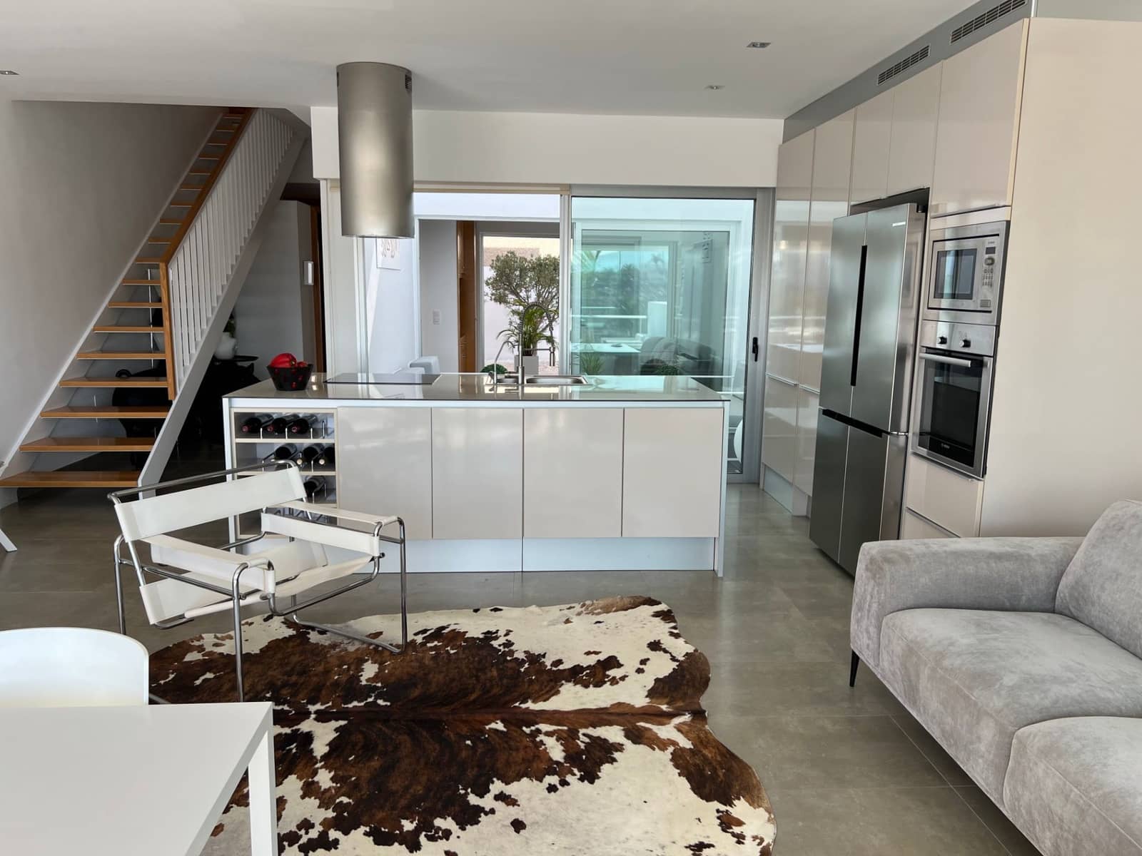 3 soveværelse Lejlighed til salg i La Caleta med swimmingpool - € 1.275.000 (Ref: 9246380)