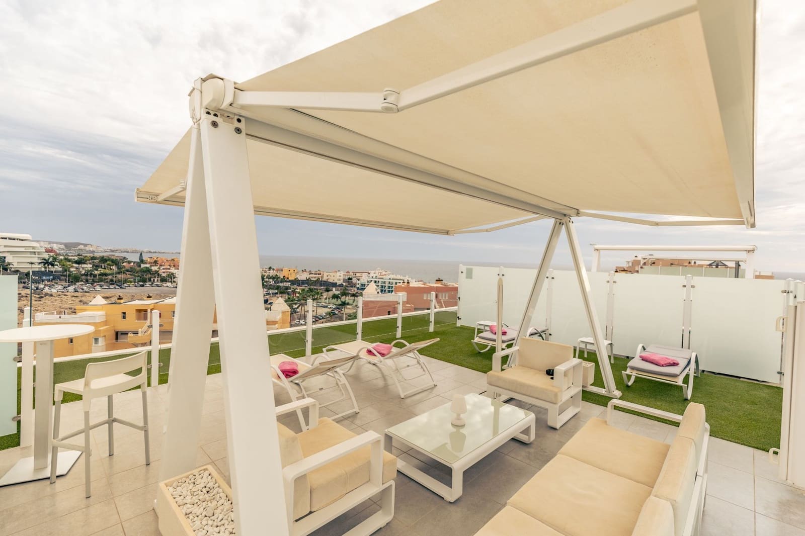 3 soveværelse Penthouse til salg i La Caleta med swimmingpool garage - € 1.650.000 (Ref: 9246381)