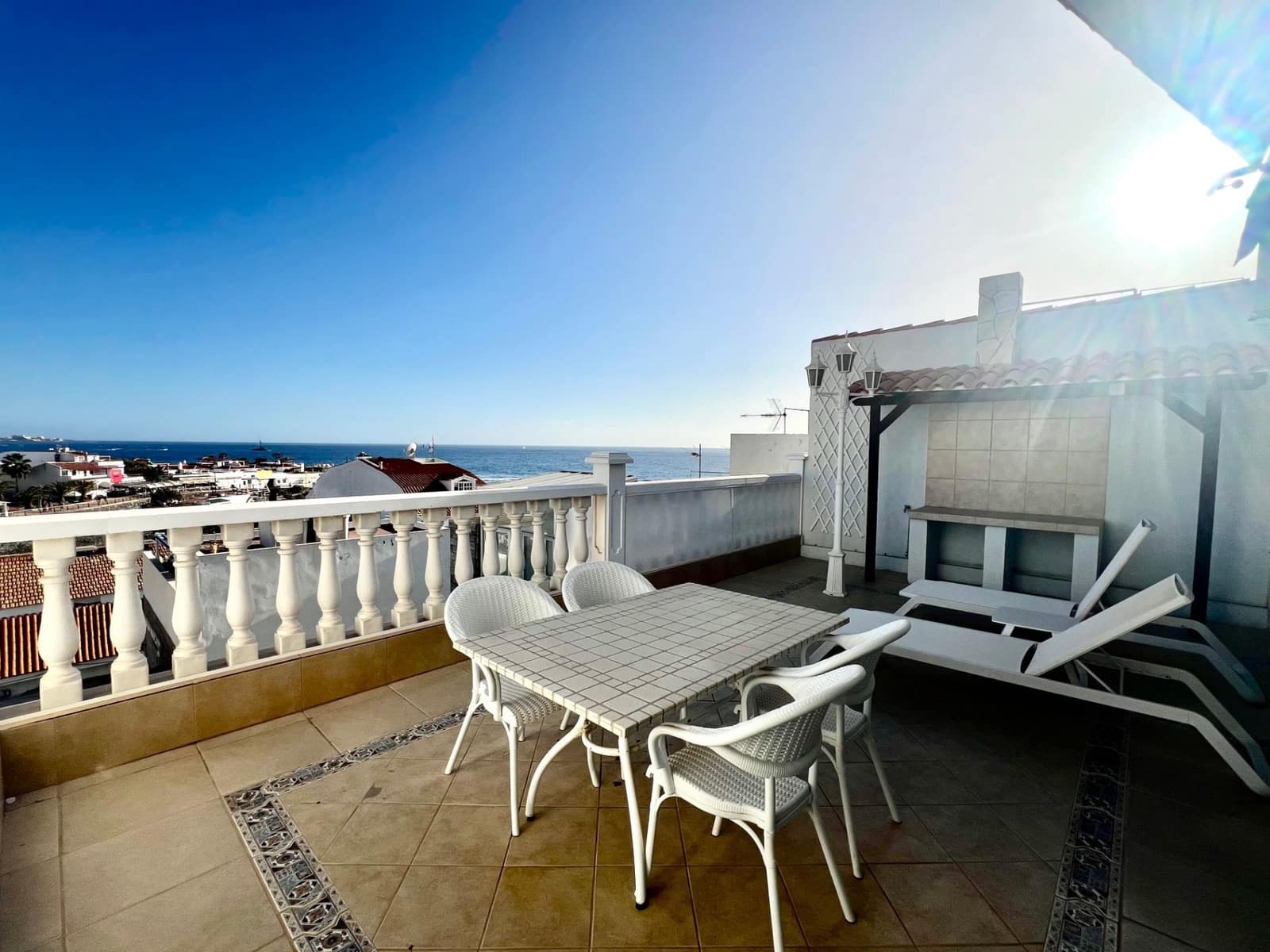 4 soveværelse Byhus til salg i La Caleta med garage - € 1.650.000 (Ref: 9246382)