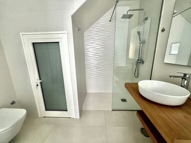 4 slaapkamer Huis te koop in La Caleta, Valverde met garage - € 1.650.000 (Ref: 9246382)