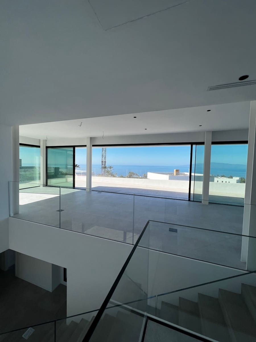 3 soveværelse Villa til salg i Guia de Isora med swimmingpool garage - € 3.290.000 (Ref: 9246383)