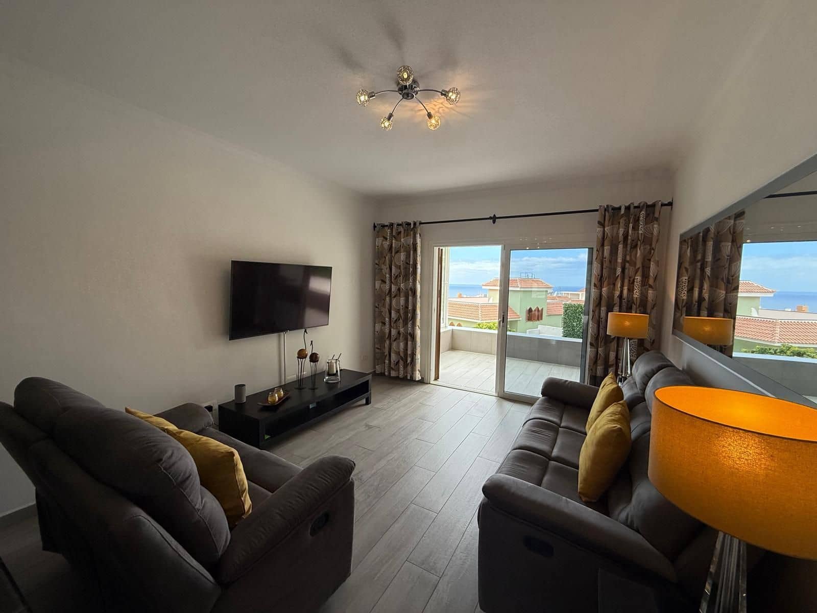 1 makuuhuone Huoneisto myytävänä paikassa Costa Adeje mukana uima-altaan - 269 000 € (Ref: 9254751)