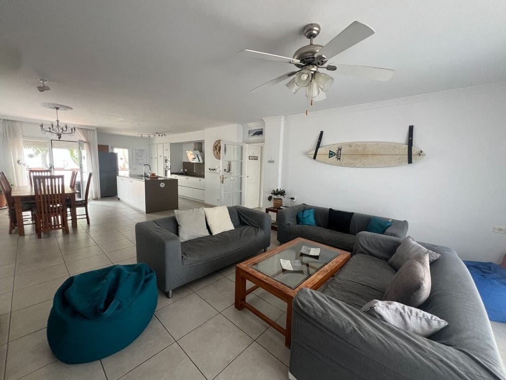 6 soverom Villa til salgs i Costa Adeje med svømmebasseng garasje - € 1 700 000 (Ref: 9264056)