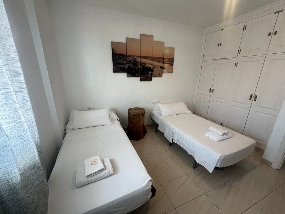 6 soverom Villa til salgs i Costa Adeje med svømmebasseng garasje - € 1 700 000 (Ref: 9264056)