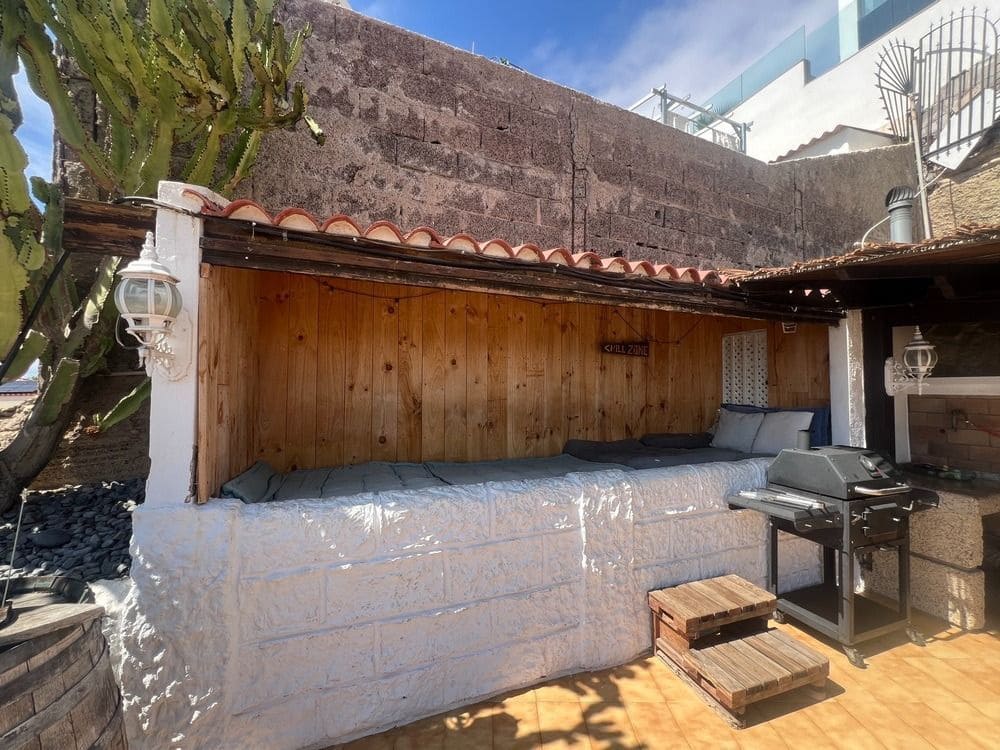 6 soverom Villa til salgs i Costa Adeje med svømmebasseng garasje - € 1 700 000 (Ref: 9264056)