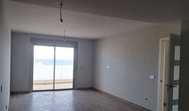 2 makuuhuone Kattohuoneisto myytävänä paikassa El Medano, Granadilla de Abona mukana uima-altaan 
autotalli - 550 000 € (Ref: 9276086)