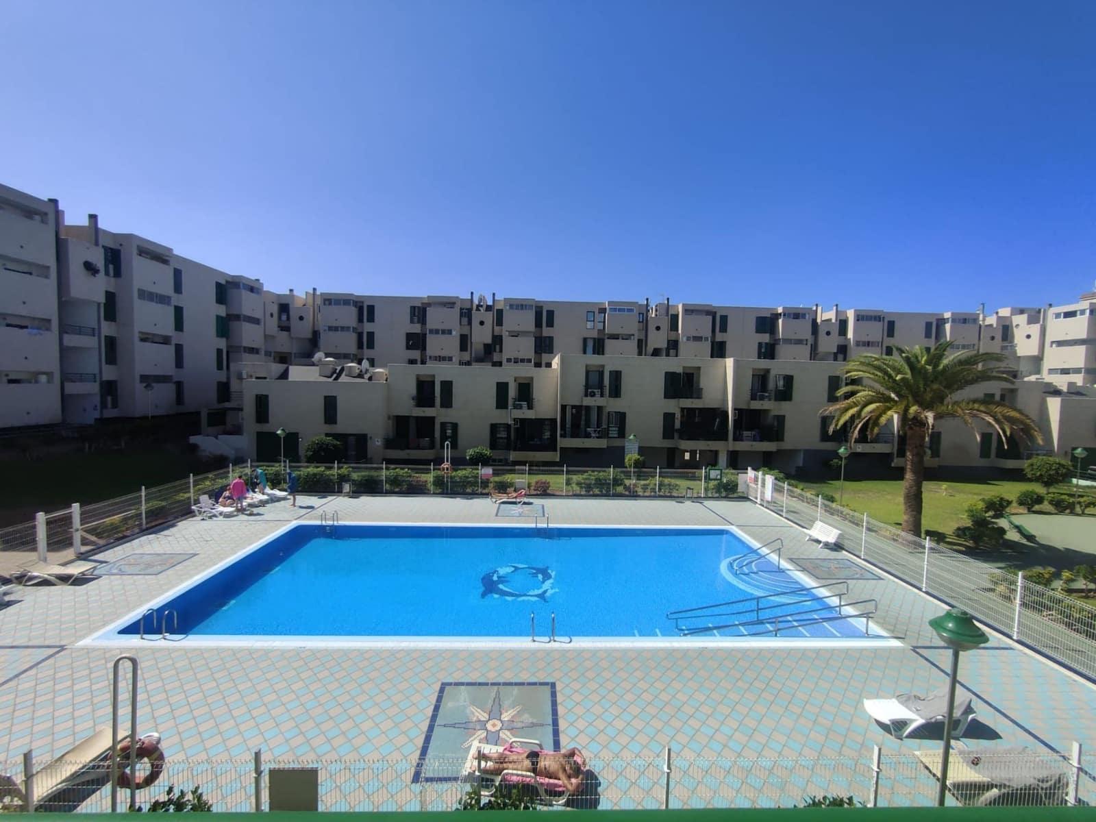 2 bedroom Apartment for sale in Playa de las Americas with pool - € 350,000 (Ref: 9303101)