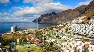 3 slaapkamer Villa te koop in Puerto Santiago, Santiago del Teide met zwembad garage - € 750.000 (Ref: 9308279)