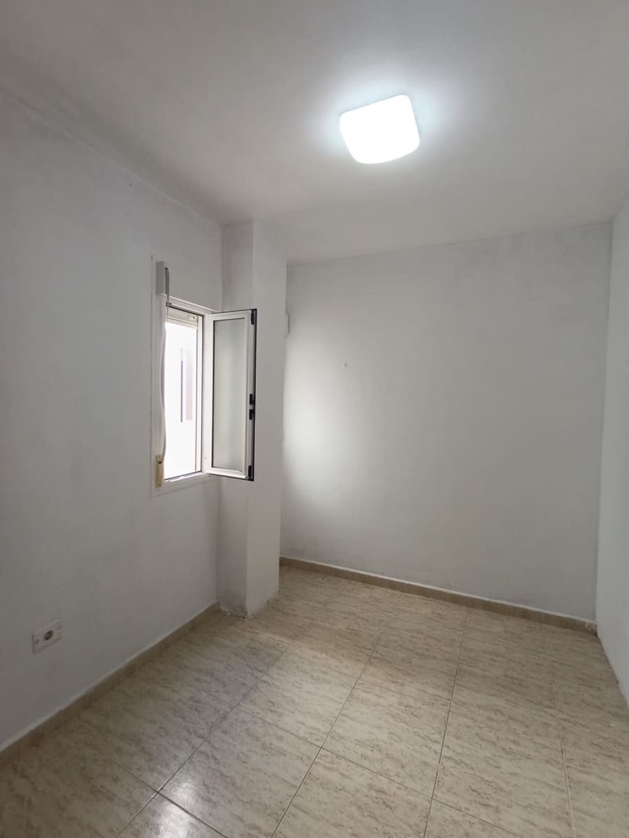 3 bedroom Apartment for sale in Arona with garage - € 215,000 (Ref: 9308280)