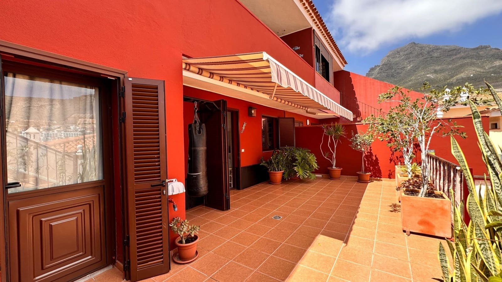 4 sovrum Hus till salu i El Madronal med pool garage - 630 000 € (Ref: 9340753)