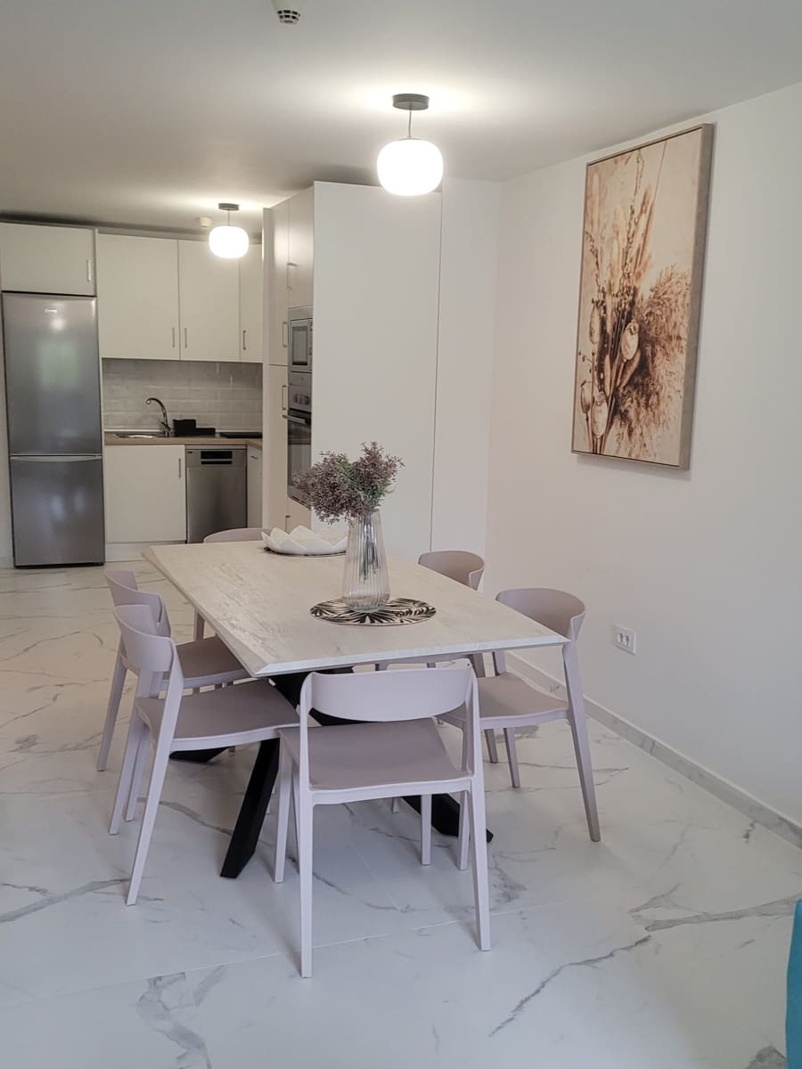 2 soveværelse Lejlighed til salg i Los Cristianos med swimmingpool - € 290.000 (Ref: 9344400)