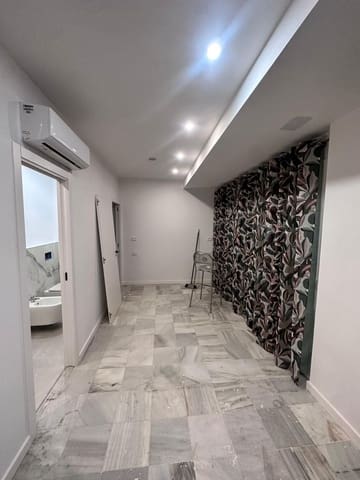 Local Commercial à vendre à Playa de las Americas, Arona avec piscine garage - 200 000 € (Ref: 9349061)