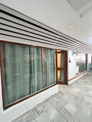 Local Commercial à vendre à Playa de las Americas, Arona avec piscine garage - 200 000 € (Ref: 9349061)