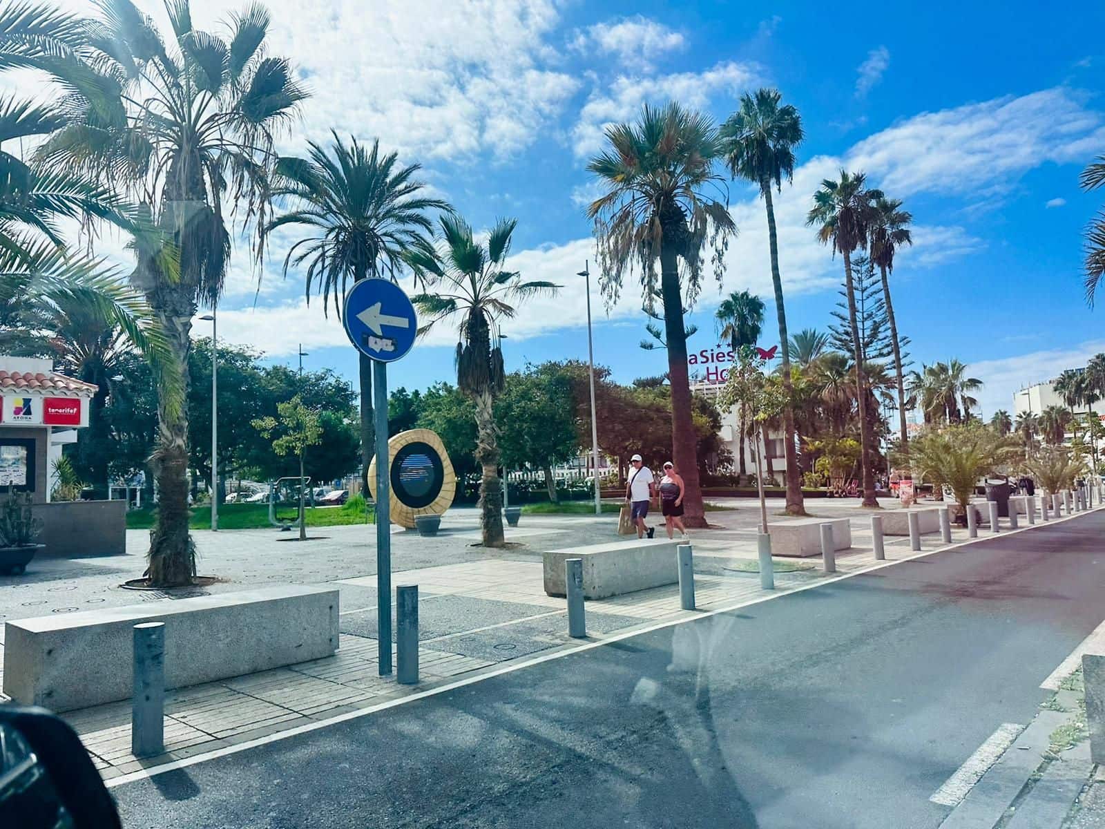 Local Commercial à vendre à Playa de las Americas avec piscine garage - 200 000 € (Ref: 9349061)