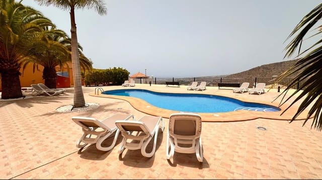 2 makuuhuone Huoneisto vuokrattavana paikassa Torviscas, Adeje mukana uima-altaan 
autotalli - 1 500 € (Ref: 9358935)