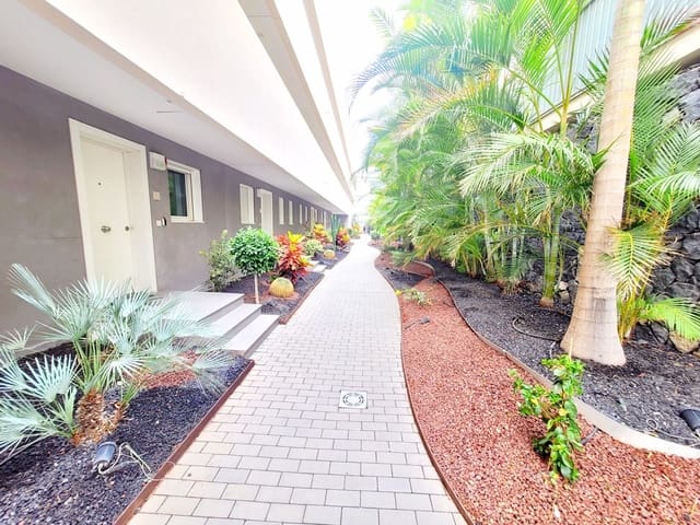 2 soverom Leilighet til salgs i Adeje med svømmebasseng garasje - € 350 000 (Ref: 9367020)