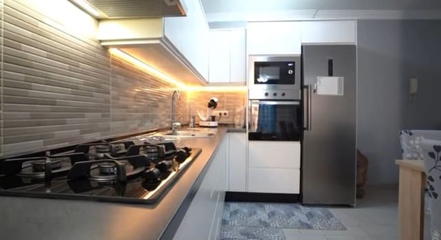 2 soveværelse Lejlighed til salg i Guía de Isora med garage - € 274.000 (Ref: 9367021)