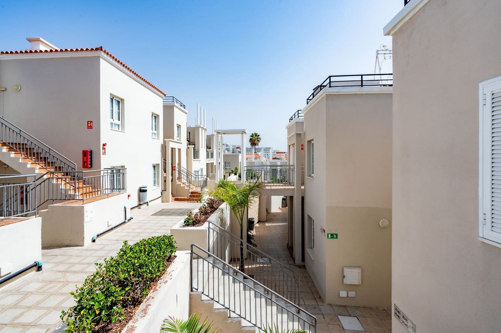 1 soverom Leilighet til salgs i Playa Fanabe med svømmebasseng - € 445 000 (Ref: 9378788)