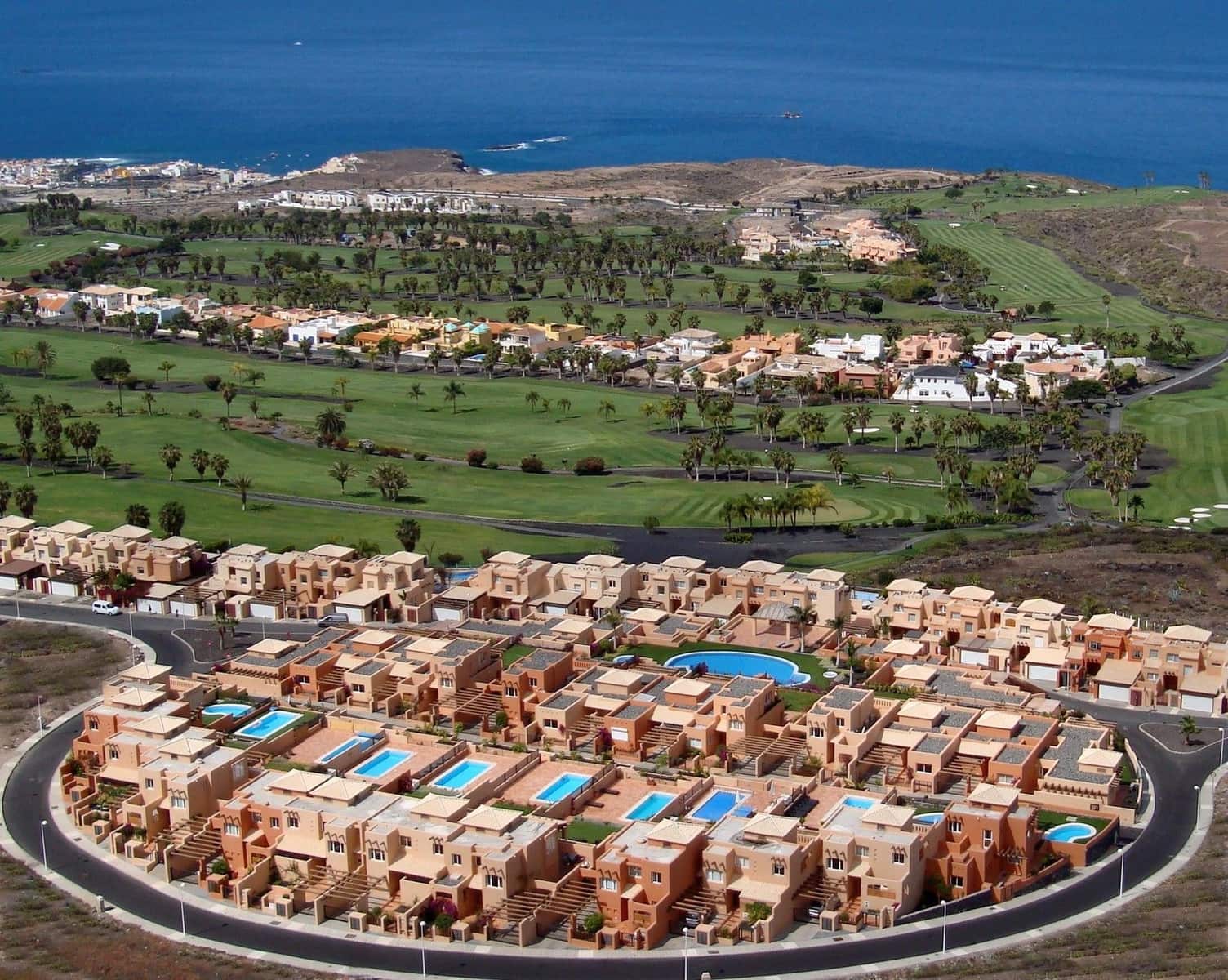 2 slaapkamer Villa te huur in Costa Adeje met zwembad garage - € 3.500 (Ref: 9385178)