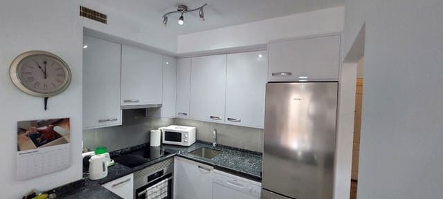 Apartamento de 2 habitaciones en Costa Adeje, Adeje en venta con piscina garaje - 335.000 € (Ref: 9390306)