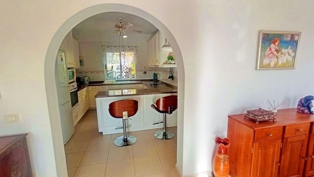 3 soverom Villa til salgs i Puerto Santiago, Santiago del Teide med svømmebasseng garasje - € 750 000 (Ref: 9398228)