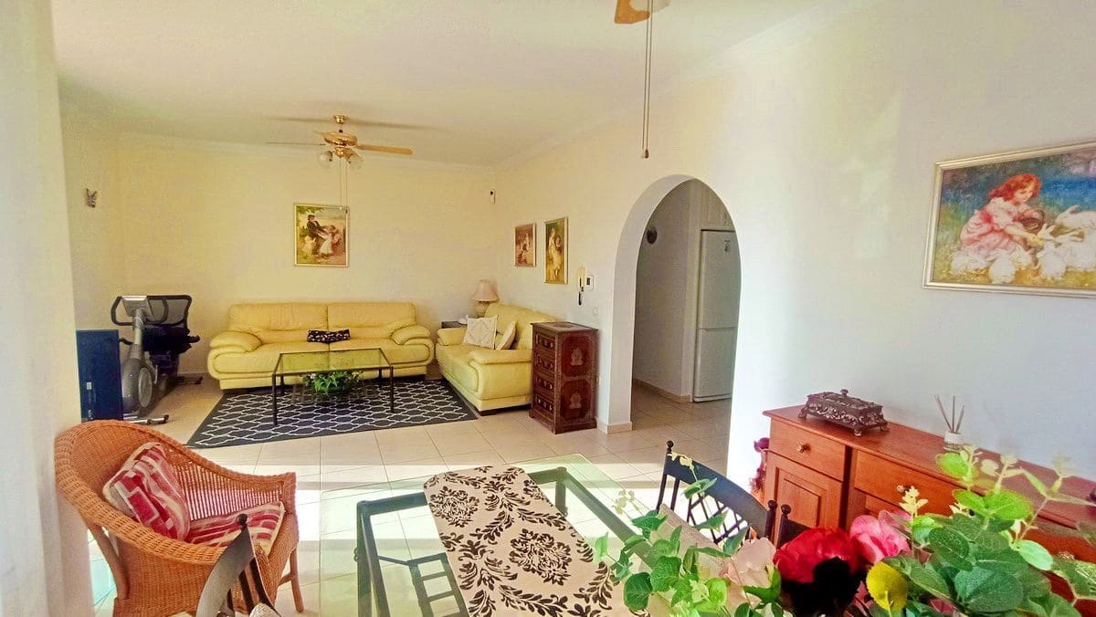 Chalet de 3 habitaciones en Puerto Santiago en venta con piscina garaje - 750.000 € (Ref: 9398228)