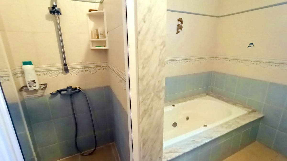 Chalet de 3 habitaciones en Puerto Santiago en venta con piscina garaje - 750.000 € (Ref: 9398228)