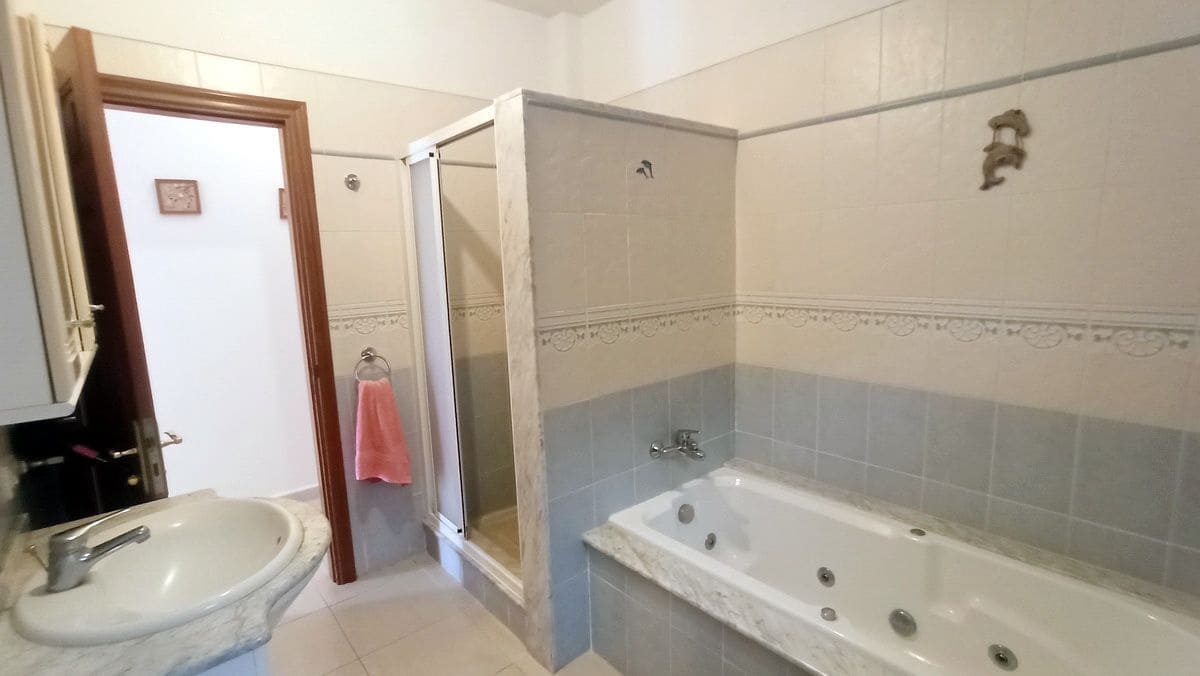 Chalet de 3 habitaciones en Puerto Santiago en venta con piscina garaje - 750.000 € (Ref: 9398228)