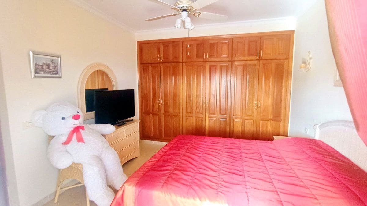 Chalet de 3 habitaciones en Puerto Santiago en venta con piscina garaje - 750.000 € (Ref: 9398228)