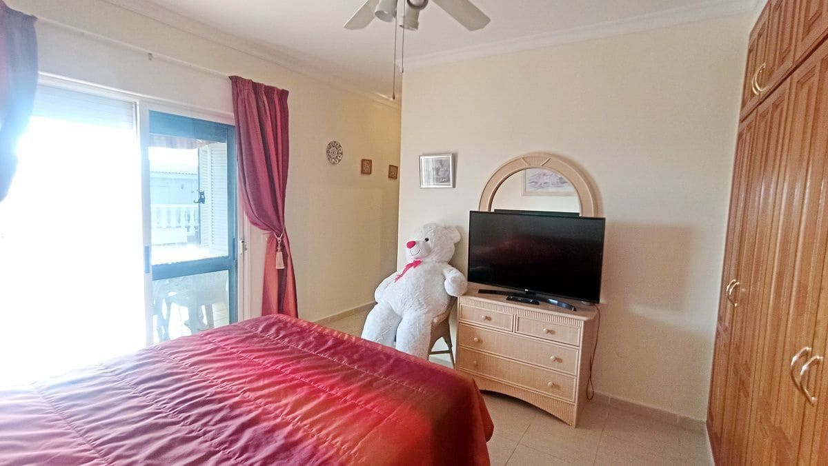 Chalet de 3 habitaciones en Puerto Santiago en venta con piscina garaje - 750.000 € (Ref: 9398228)