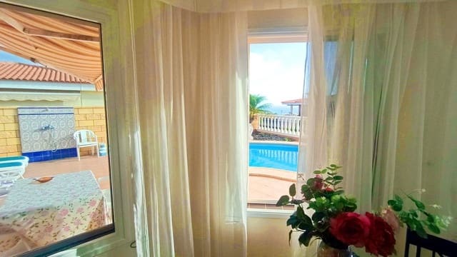3 soverom Villa til salgs i Puerto Santiago, Santiago del Teide med svømmebasseng garasje - € 750 000 (Ref: 9398228)