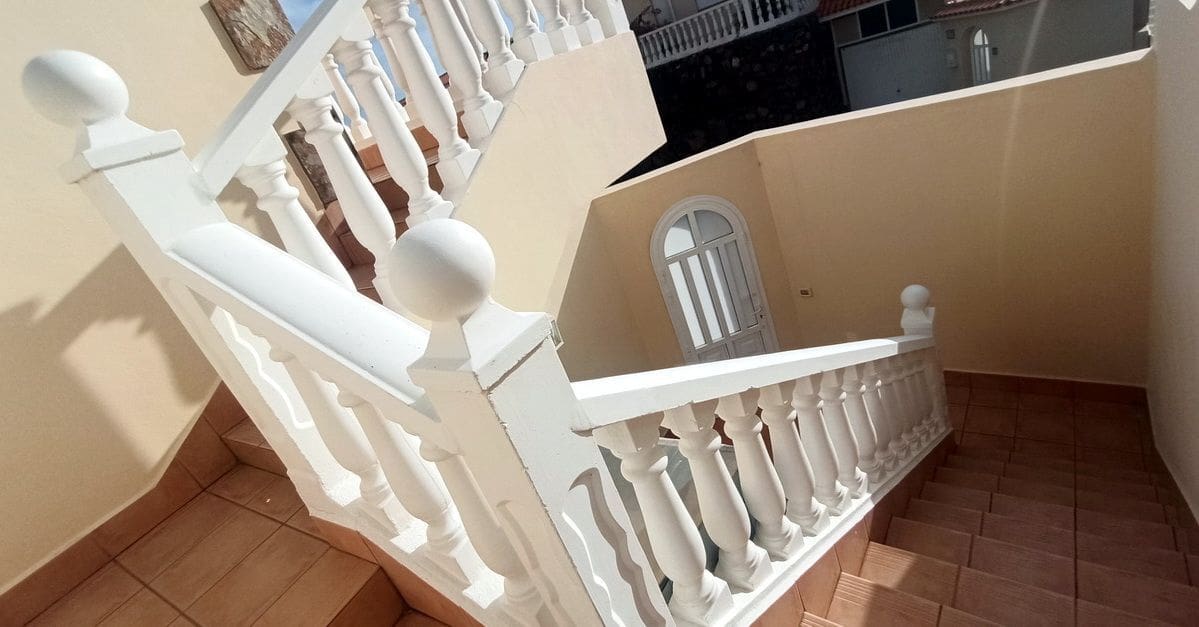 Chalet de 3 habitaciones en Puerto Santiago en venta con piscina garaje - 750.000 € (Ref: 9398228)