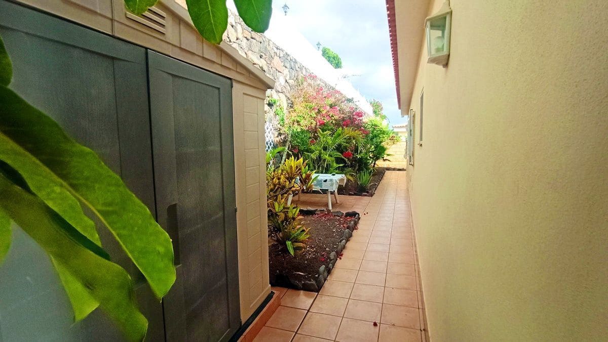 Chalet de 3 habitaciones en Puerto Santiago en venta con piscina garaje - 750.000 € (Ref: 9398228)