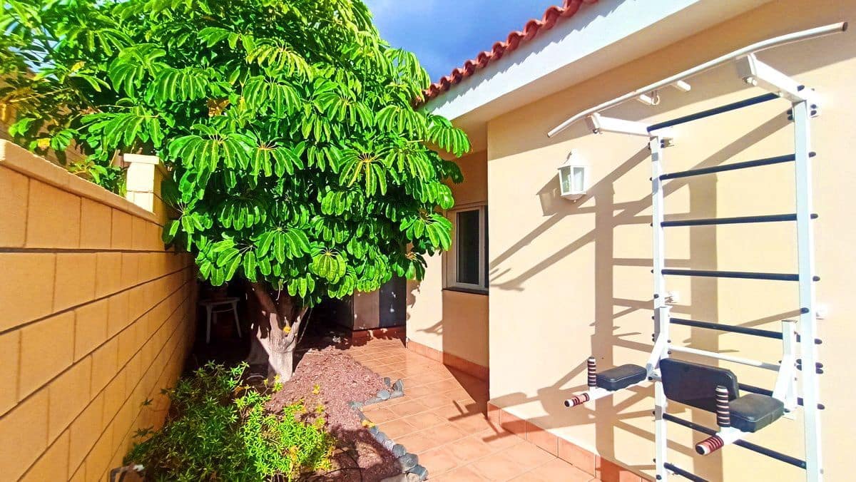 Chalet de 3 habitaciones en Puerto Santiago en venta con piscina garaje - 750.000 € (Ref: 9398228)