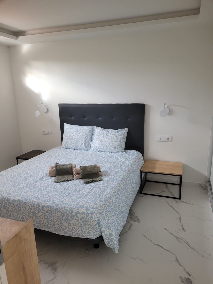 2 soverom Leilighet til leie i Los Cristianos med svømmebasseng - € 2 000 (Ref: 9415685)