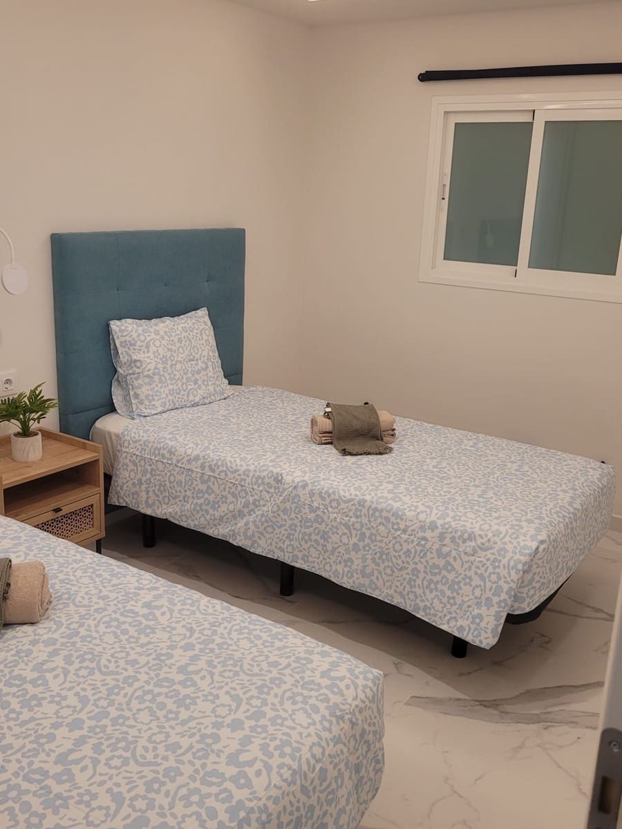 2 soverom Leilighet til leie i Los Cristianos med svømmebasseng - € 2 000 (Ref: 9415685)