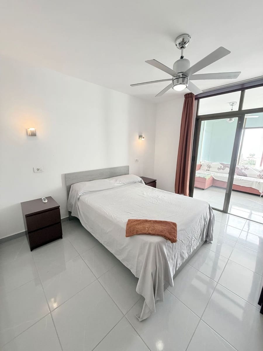 2 quarto Apartamento para venda em Los Cristianos com garagem - 379 000 € (Ref: 9419388)