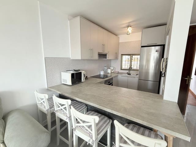 2 quarto Apartamento para venda em Los Cristianos, Arona com garagem - 379 000 € (Ref: 9419388)