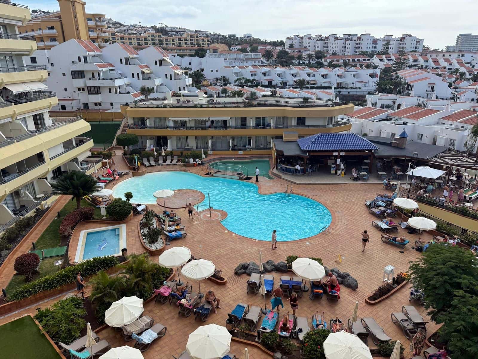 Studio for sale in Playa Fanabe with pool - € 239,950 (Ref: 9430363)