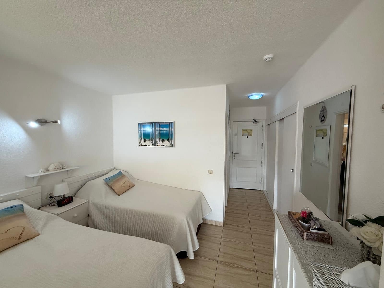 Studio for sale in Playa Fanabe with pool - € 239,950 (Ref: 9430363)